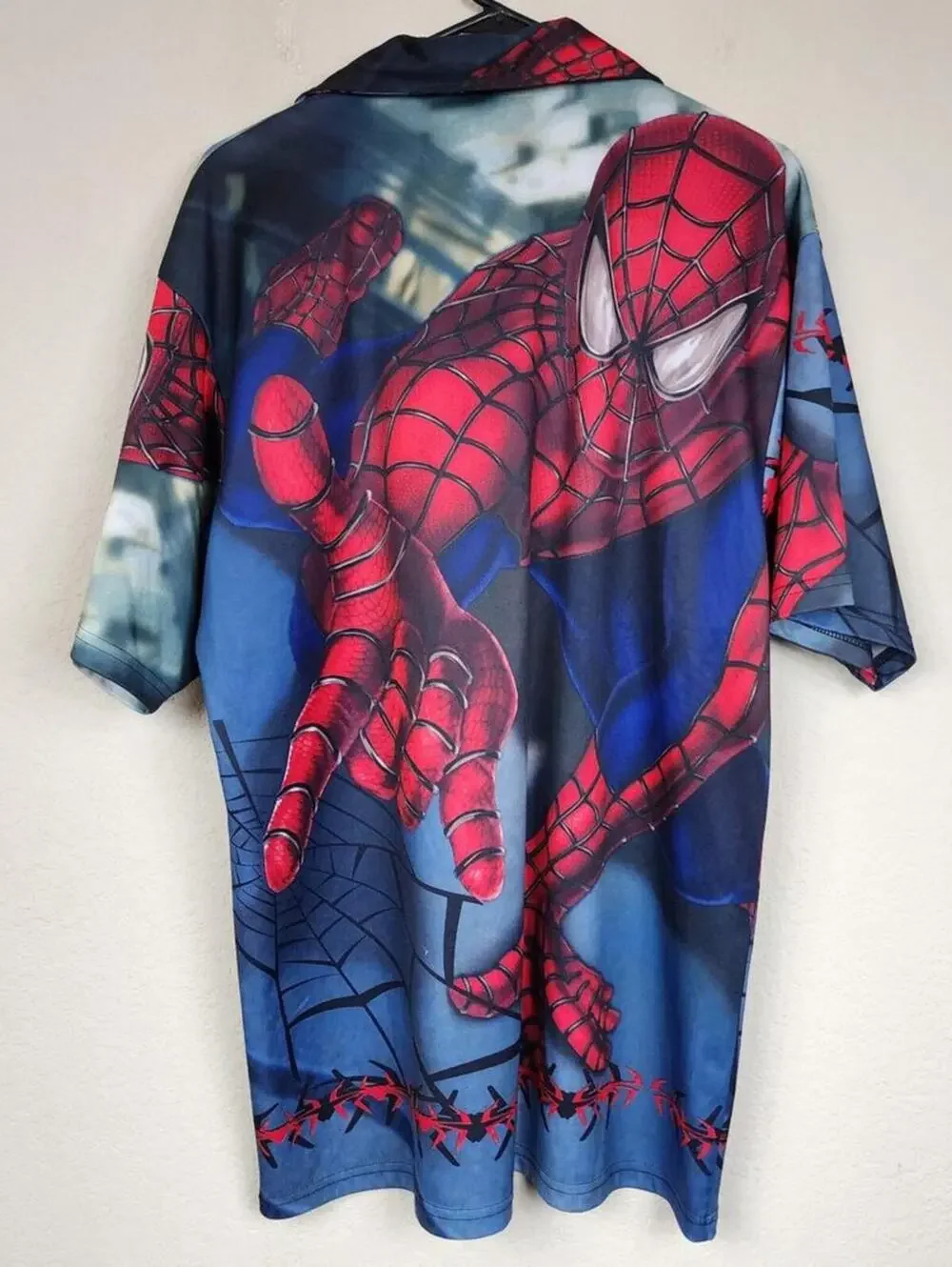 2002 Vintage Spiderman Medium Button Down Shirt - Picture 3 of 4